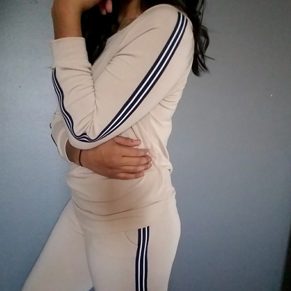 ALEXA TAN NAVY WHITE SWEAT SET - Picture 6 of 6